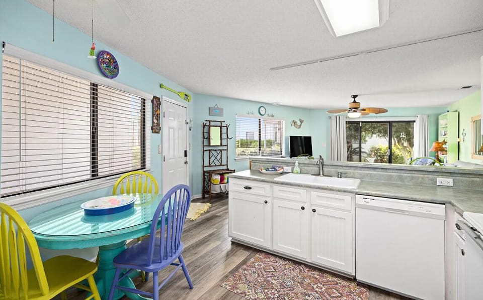 Condo, Multiple Beds (Crystal Village II 26A) | Dining