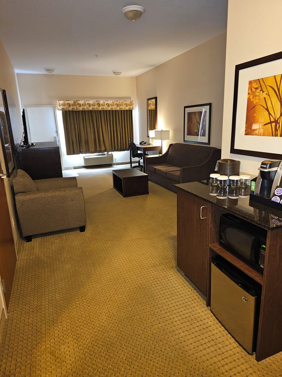 Executive Single Room, 1 King Bed with Sofa bed | Iron/ironing board, WiFi (free)