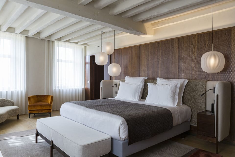 Comfort Suite | Premium bedding, minibar, in-room safe, desk