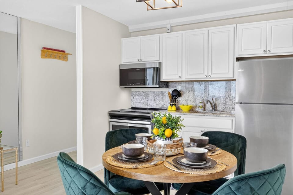 Condo, 1 King Bed with Sofa bed (Estero Beach & Tennis Club-Penthouse ) | Private kitchen