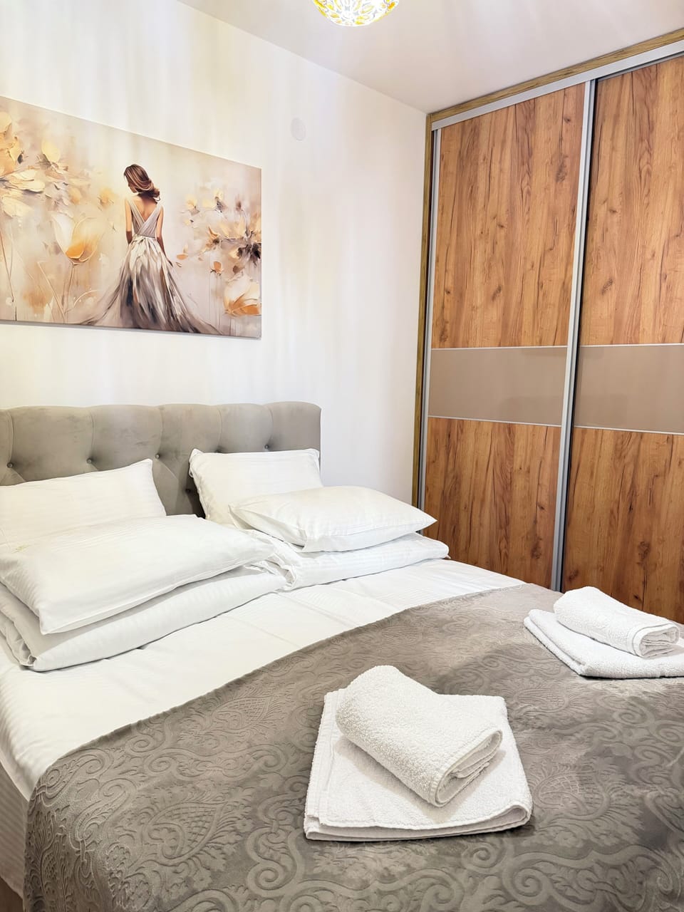 Deluxe Apartment, Balcony, Mountain View
