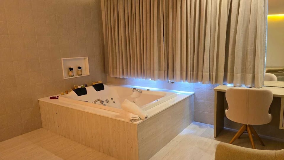 Premium Suite | Private spa tub