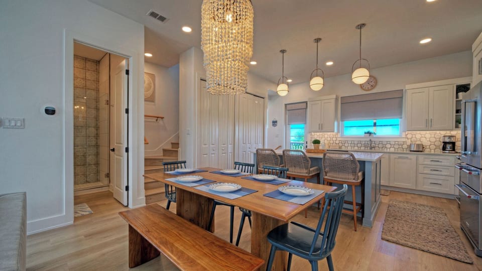 House (6 Bedrooms) | Interior