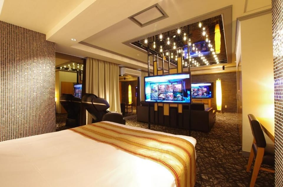 Luxury Double Room, Smoking, City View | Free WiFi