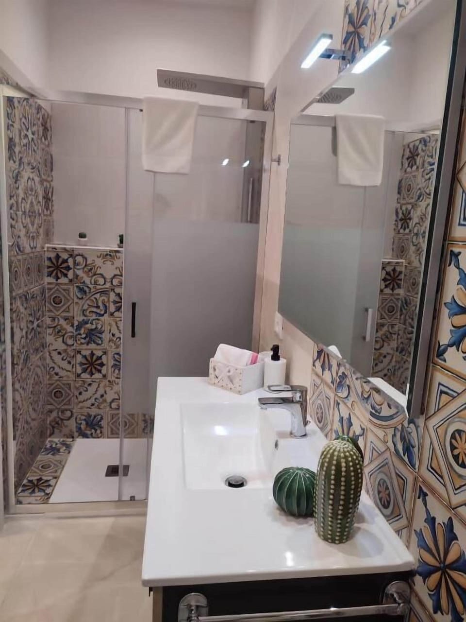 Economy Double Room | Bathroom