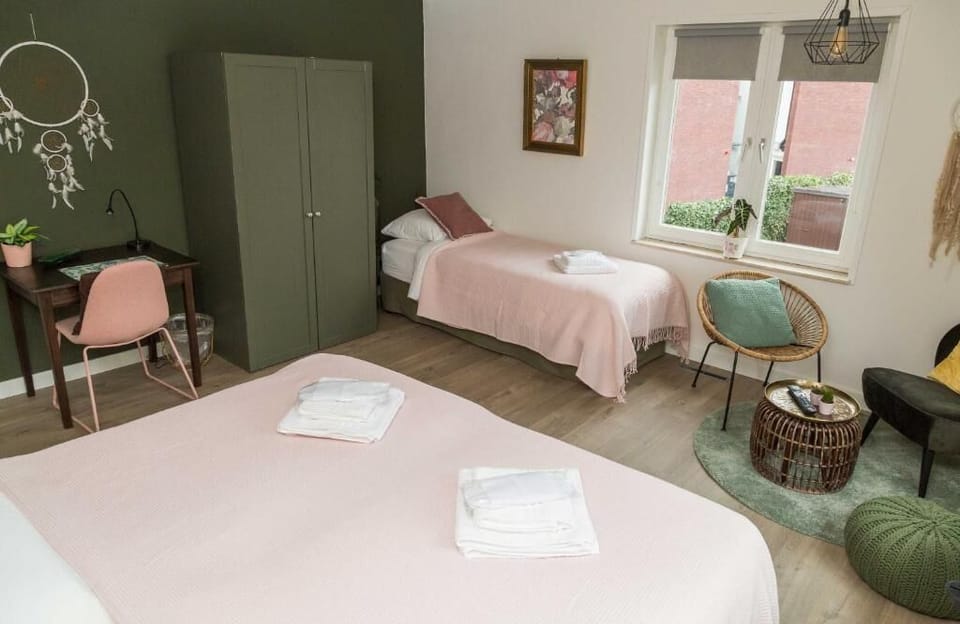 Triple Room, Non Smoking | Laptop workspace, WiFi (free)