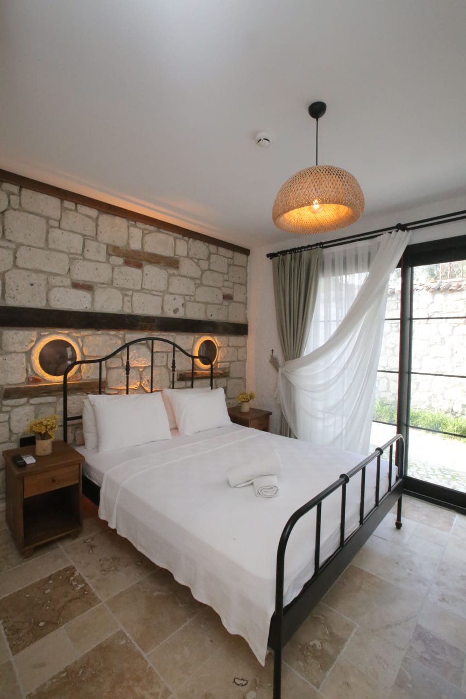 Deluxe Room, 1 Bedroom, Pool View, Poolside | WiFi (free)