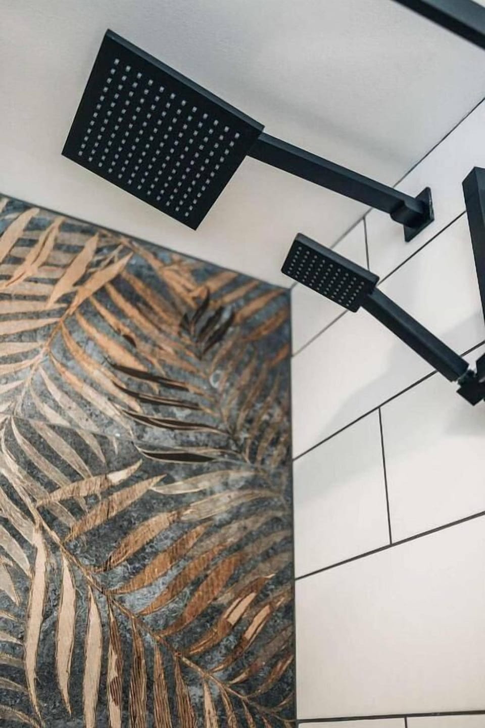 Deluxe Studio, Balcony, Courtyard View | Bathroom