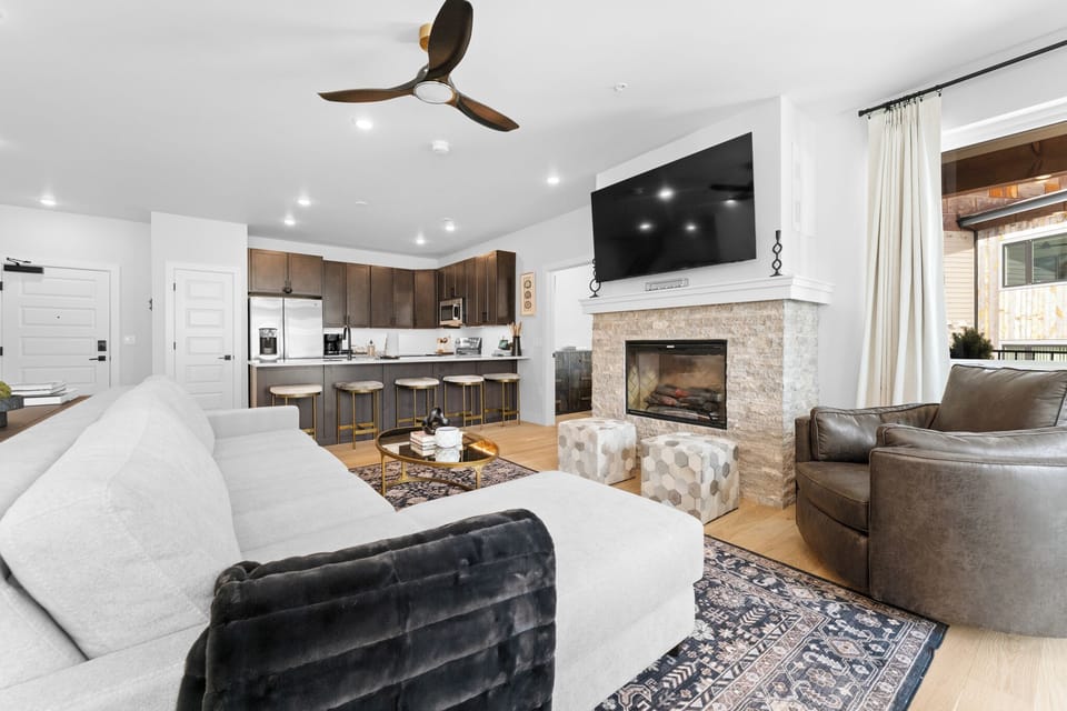 Condo (3 Bedrooms) | Property amenity