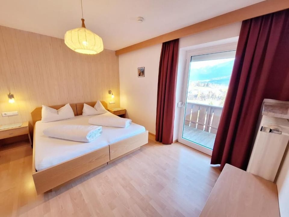 Basic Double Room, Balcony | Desk, free WiFi
