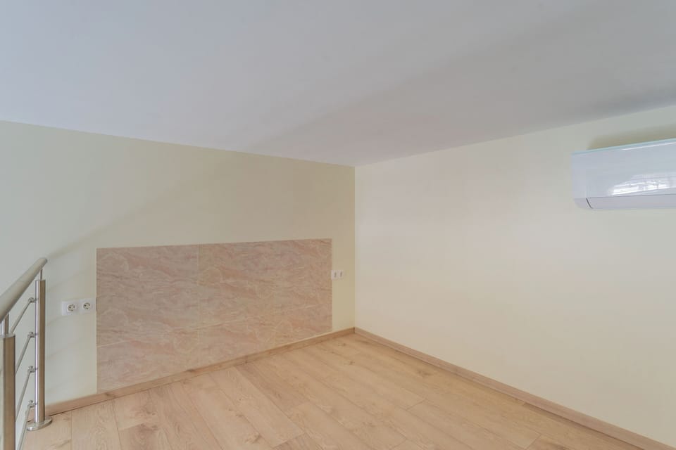 Standard Double or Twin Room, City View | Interior