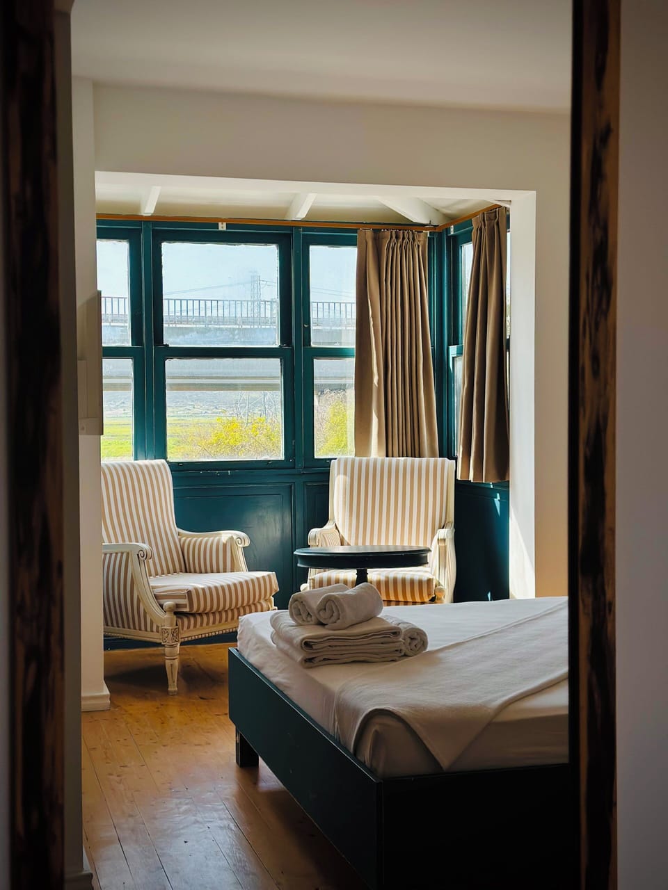 Design Room | In-room safe, blackout drapes, free WiFi