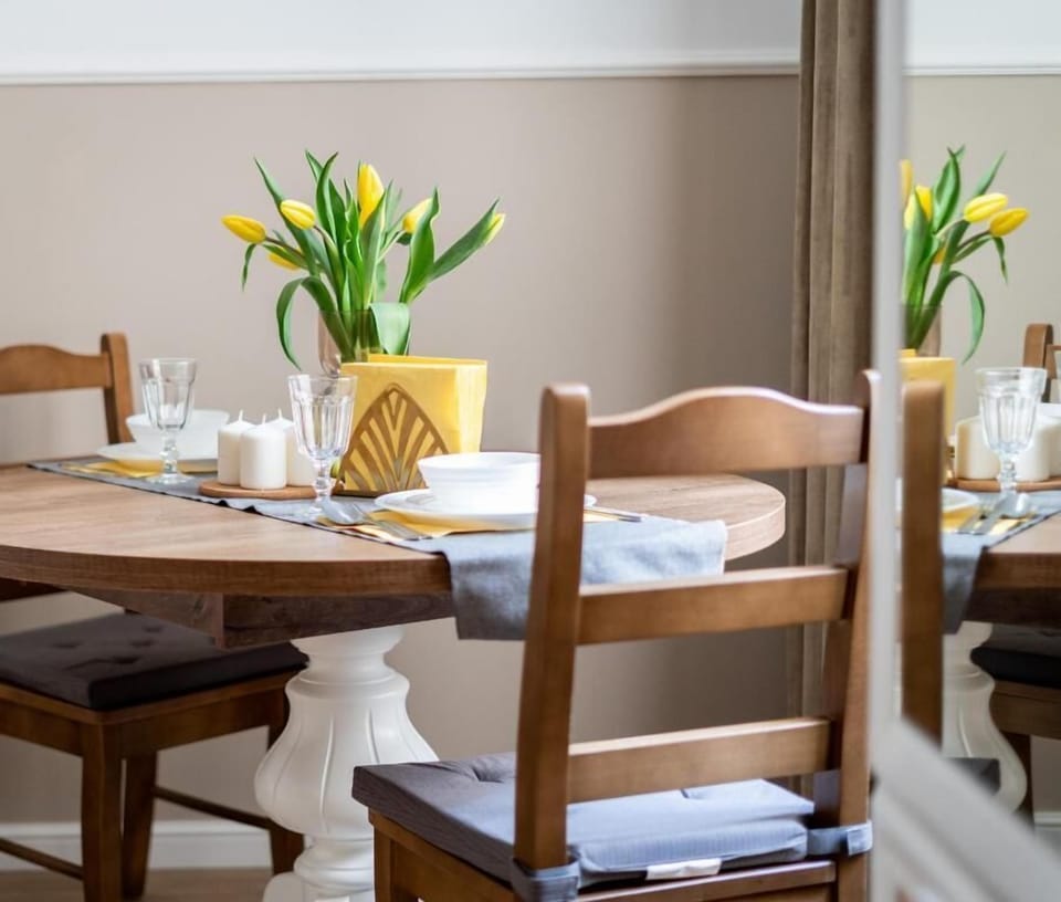 Studio, Garden View | Dining