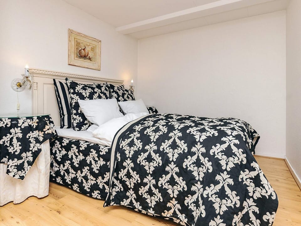 House | 2 bedrooms, individually furnished