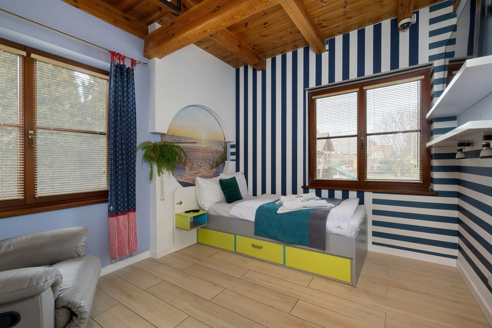 House | 4 bedrooms, iron/ironing board, individually furnished, bed sheets