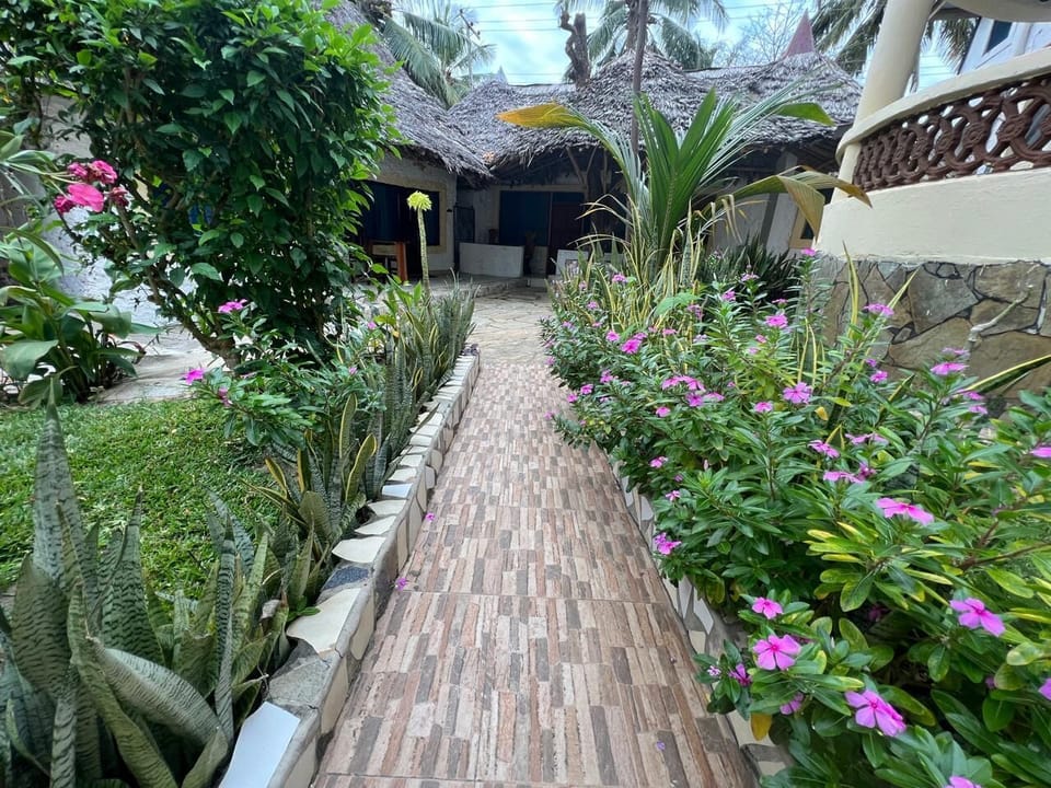 House, 3 Bedrooms, Accessible, Smoking | Garden
