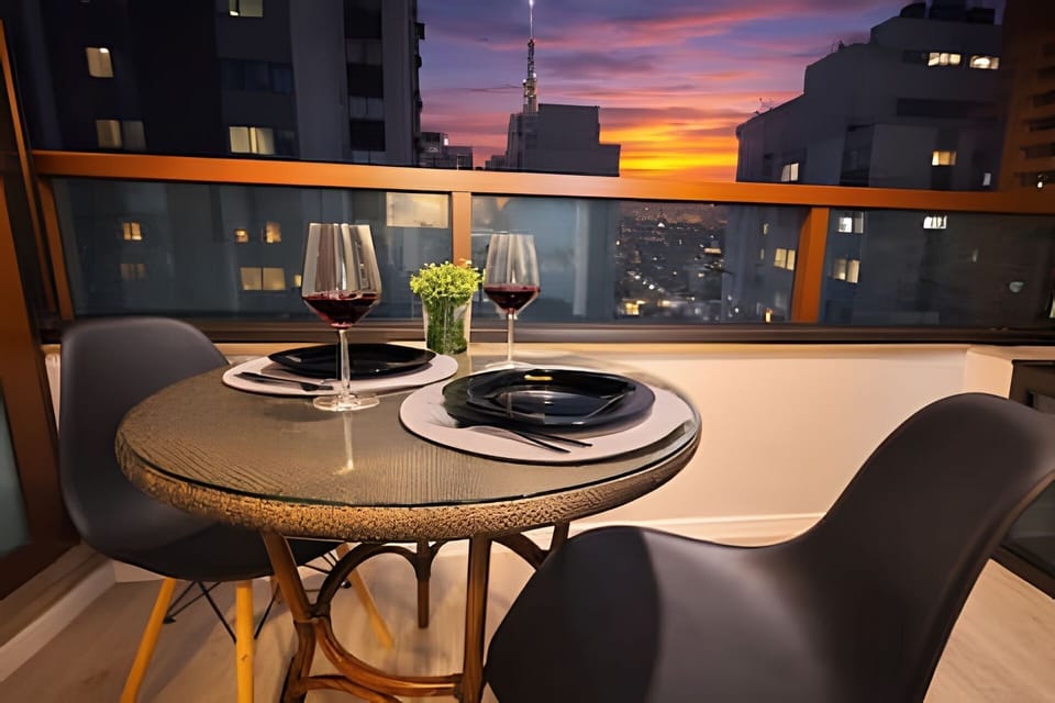 Basic Apartment | Dining