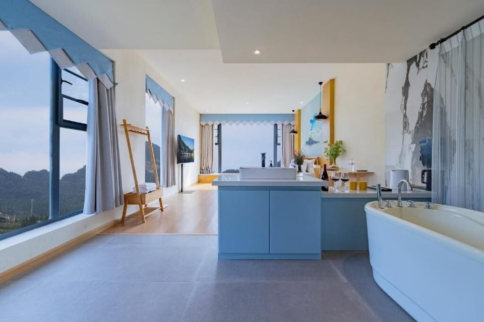 Panoramic Double Room, Garden View | Bathroom | Slippers