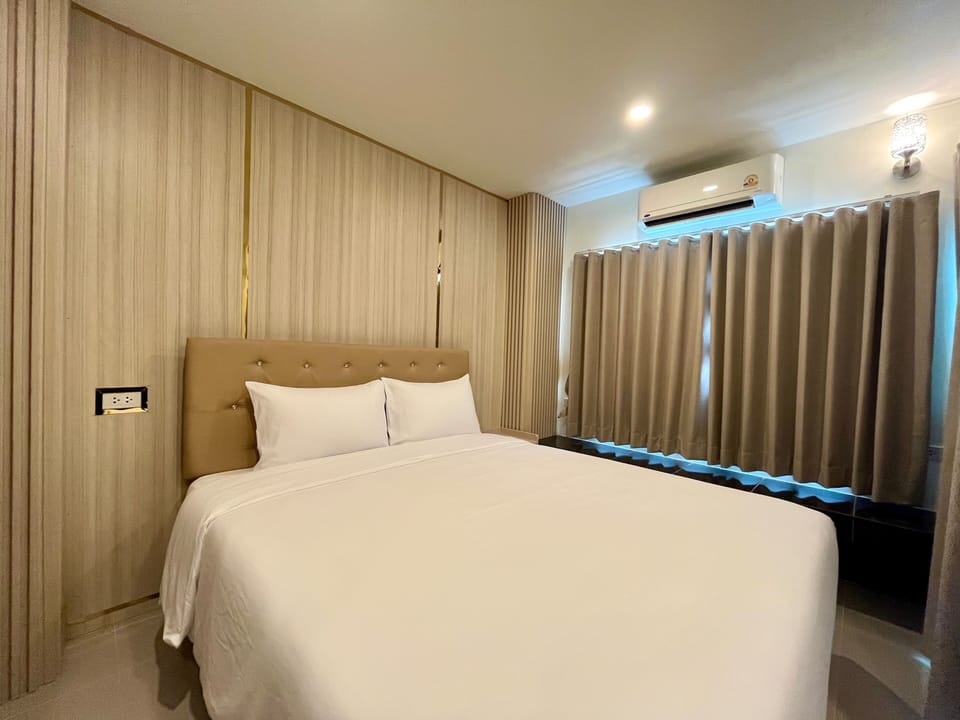 Deluxe Double Room | Free WiFi, bed sheets