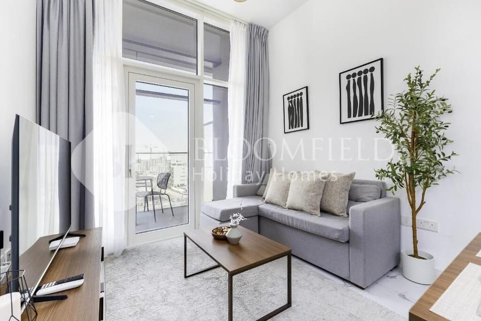 Apartment, Balcony, Pool View | Living area