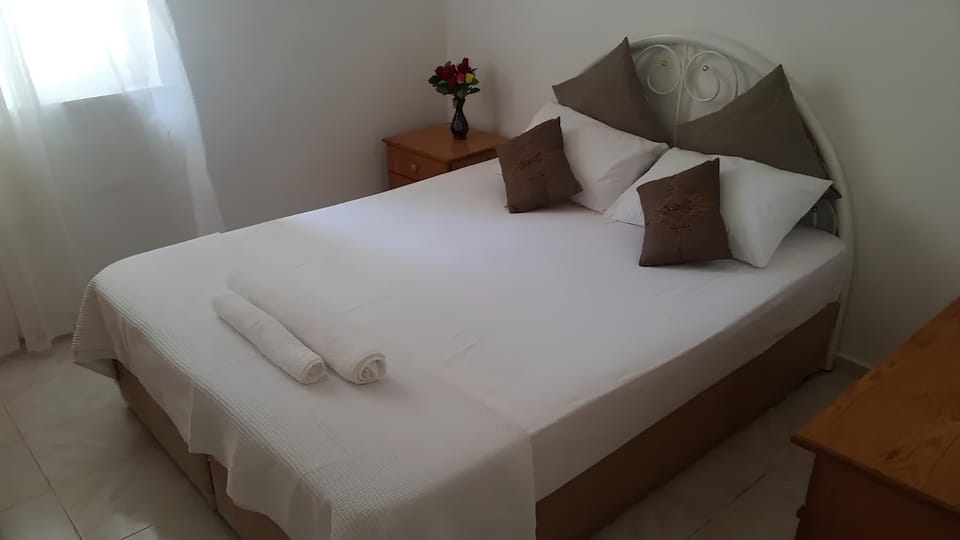 Standard Apartment | Free WiFi, bed sheets