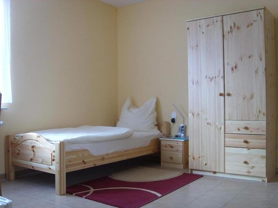 Classic Double Room Single Use | In-room safe, desk, iron/ironing board, free WiFi