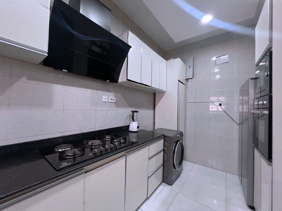 Deluxe Apartment, Balcony, City View | Private kitchen