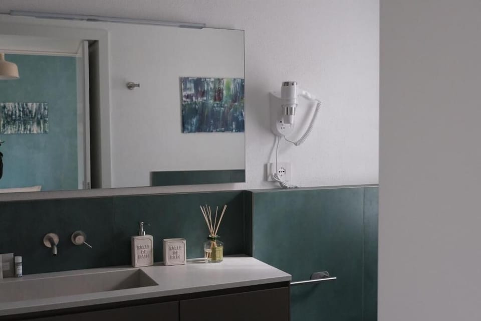 Deluxe Triple Room | Bathroom | Shower, bidet, soap, shampoo