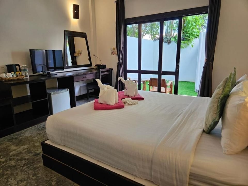 Classic Double Room, Pool View | In-room safe, desk, blackout drapes, iron/ironing board (on request)