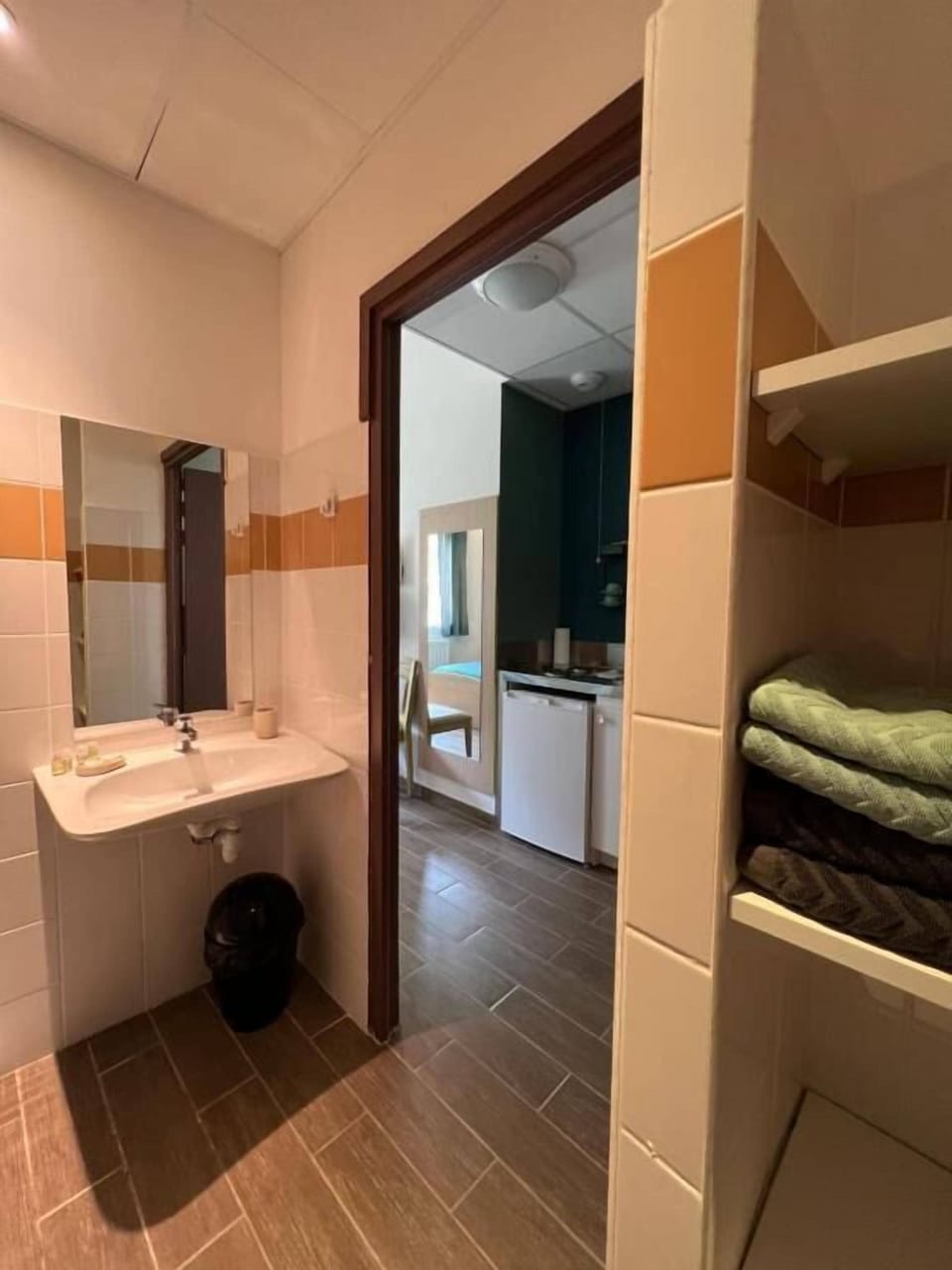 Classic Twin Room, Mountain View | Bathroom
