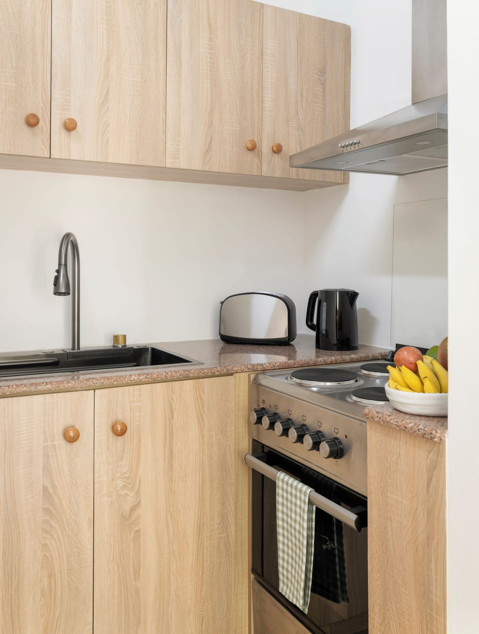 Standard Double Room, Garden View | Private kitchen | Fridge, microwave, oven, stovetop