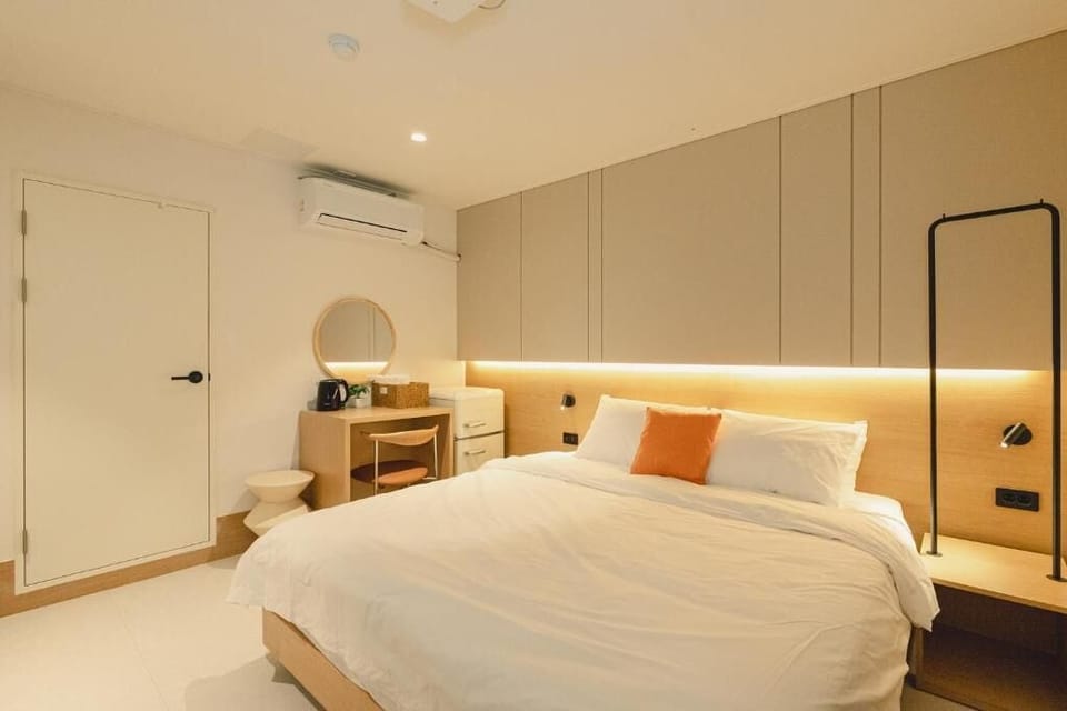 Deluxe Room, Non Smoking, City View | Free WiFi