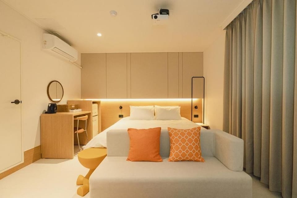 Deluxe Room, City View | Free WiFi