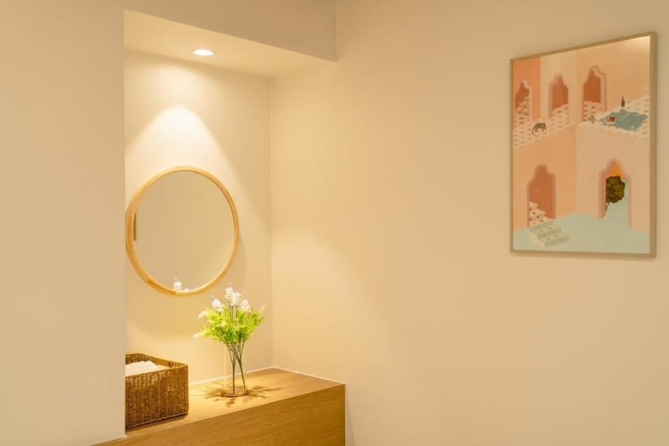 Premium Twin Room, City View | Interior