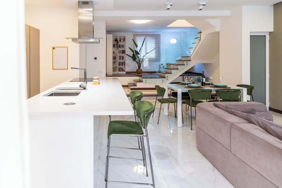 Basic Apartment | Dining