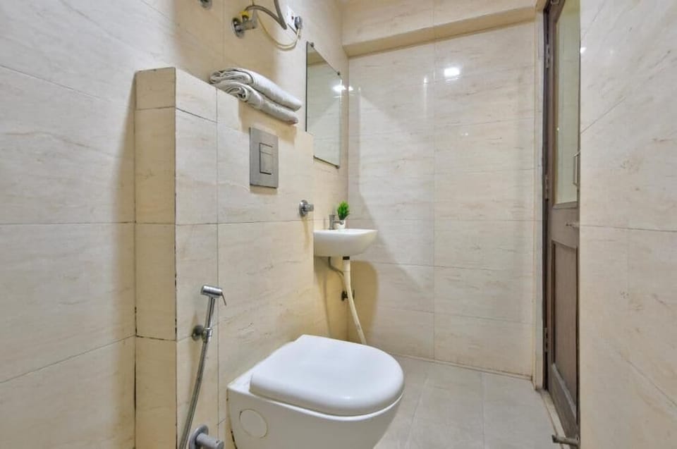 Deluxe Triple Room | Bathroom