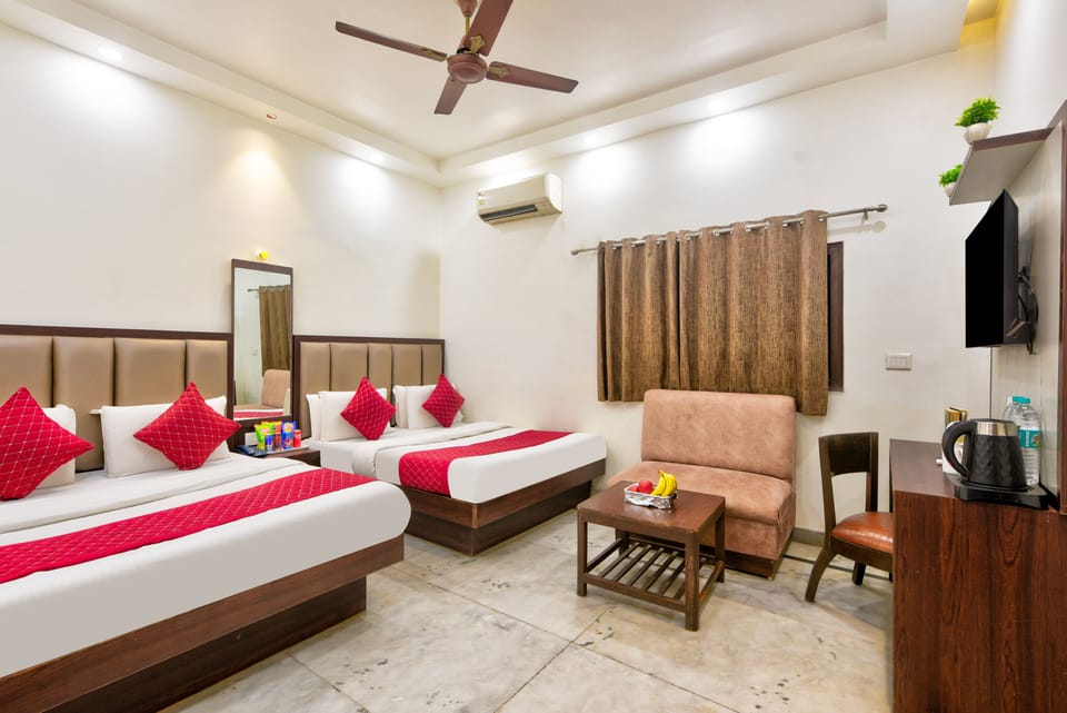 Family Room | Street view