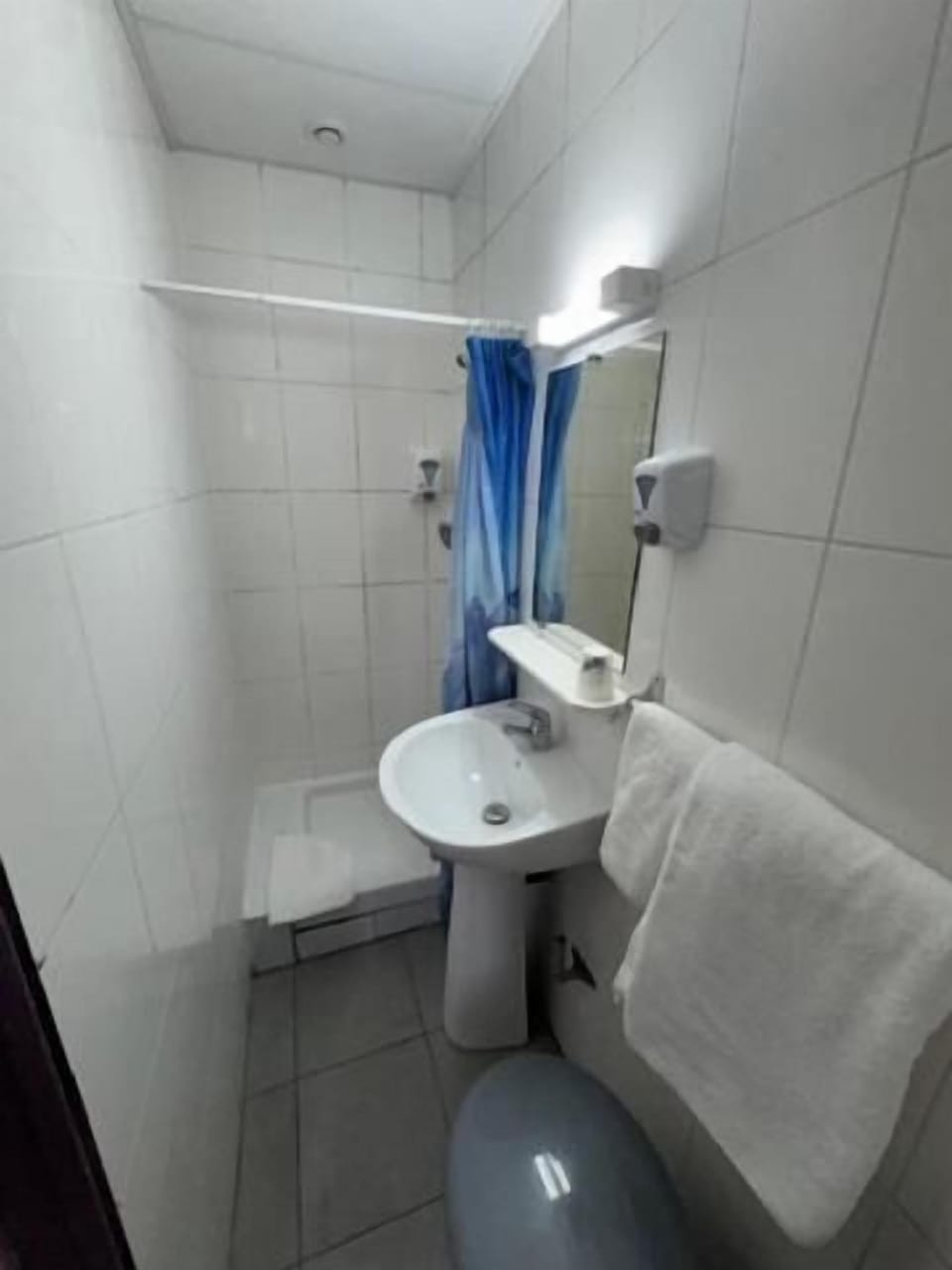 Standard Double Room | Bathroom