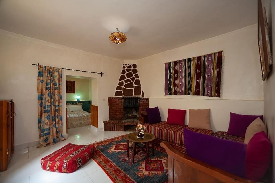 Family Room, Mountain View | Free WiFi