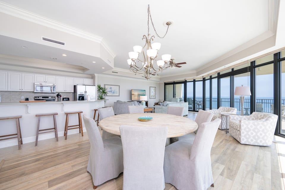 Condo, 4 Bedrooms | Dining