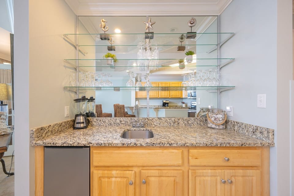 Condo, 3 Bedrooms | Interior