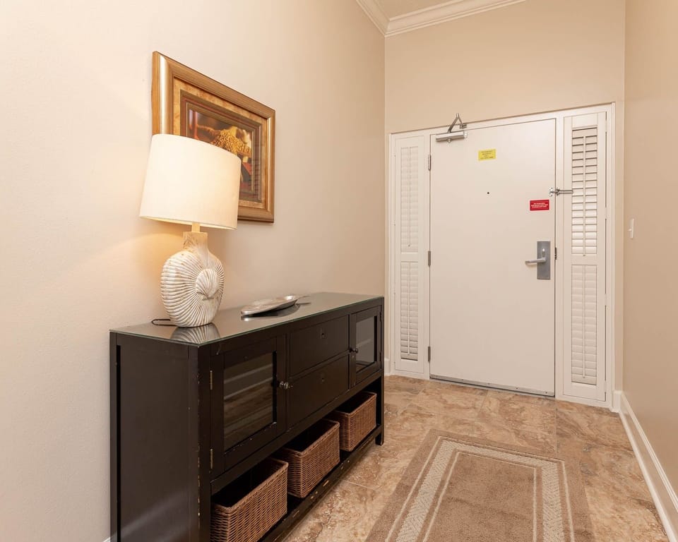 Condo, 3 Bedrooms | Interior