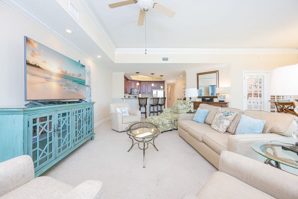 Condo, 3 Bedrooms | Living area