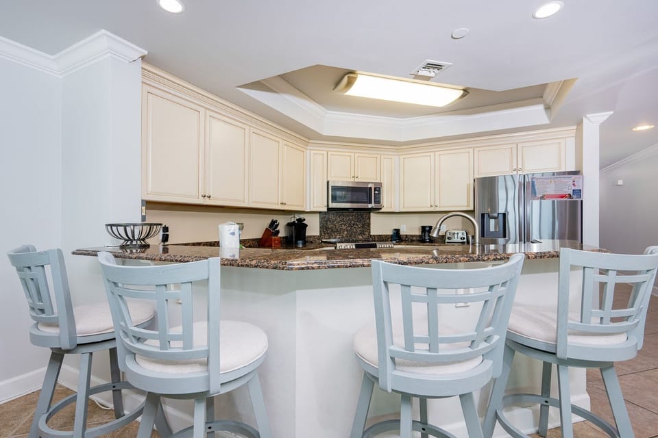 Condo, 3 Bedrooms | Private kitchen | Coffee/tea maker, fridge, oven