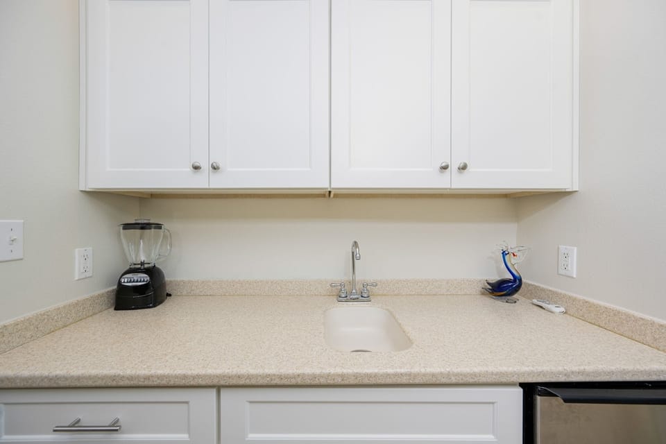 Condo, 3 Bedrooms | Interior