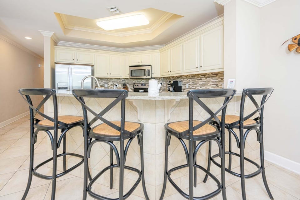 Condo, 3 Bedrooms | Private kitchen | Coffee/tea maker, fridge, oven