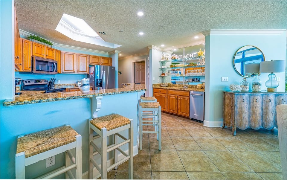 Condo, 3 Bedrooms | Private kitchen | Coffee/tea maker, fridge, oven