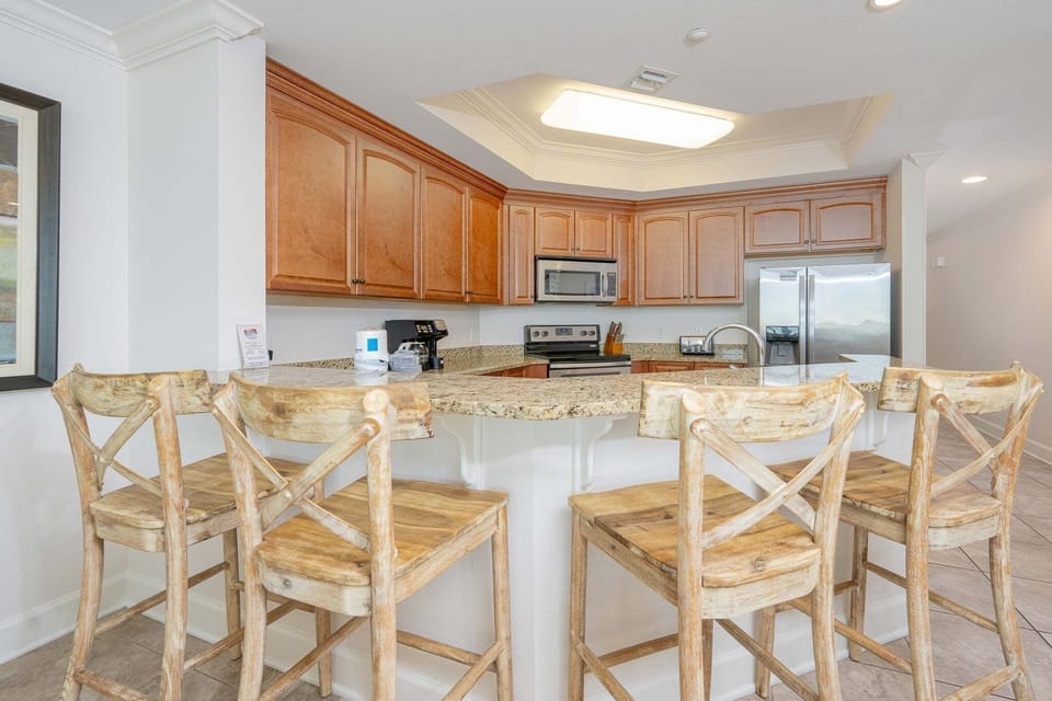 Condo, 3 Bedrooms | Private kitchen | Coffee/tea maker, fridge, oven