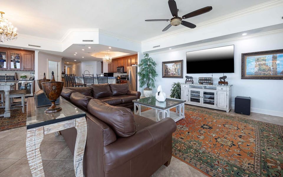 Condo, 4 Bedrooms | Living area