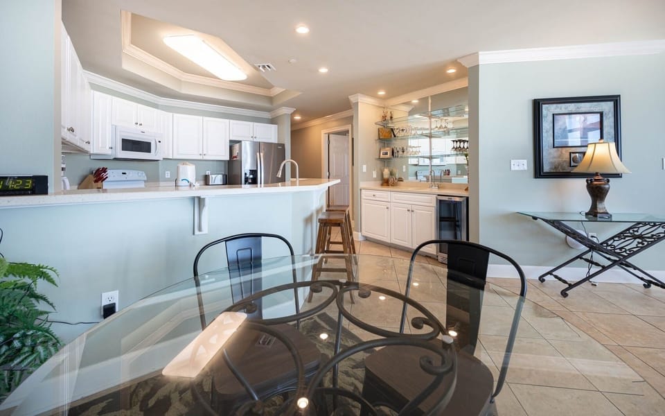 Condo, 3 Bedrooms | Dining